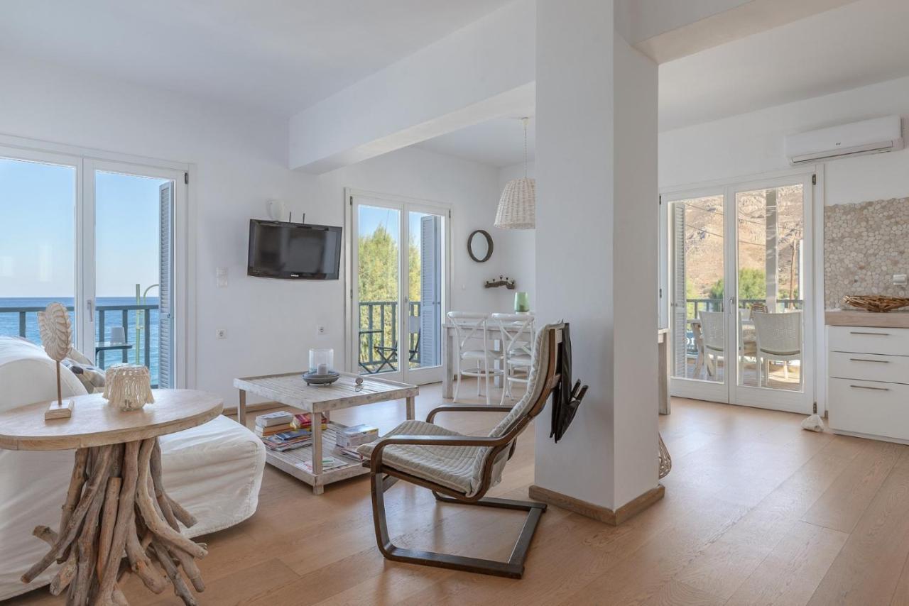 Uno Luxury Apartment With Sea View Livadia  Exterior photo