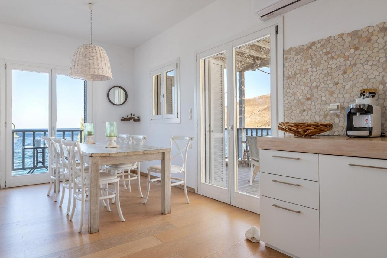 Uno Luxury Apartment With Sea View Livadia  Exterior photo